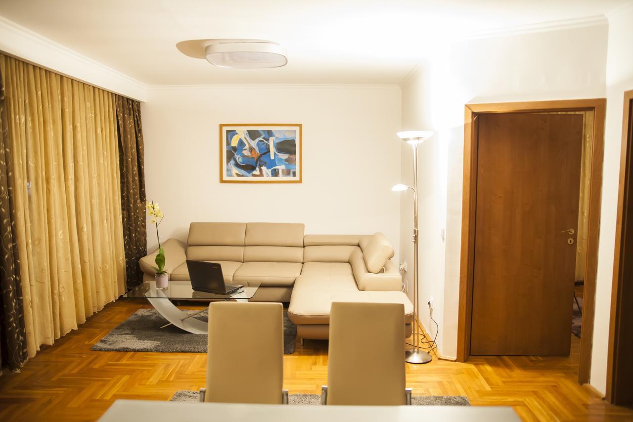Business Class Apartment Cluj-Napoca Buitenkant foto