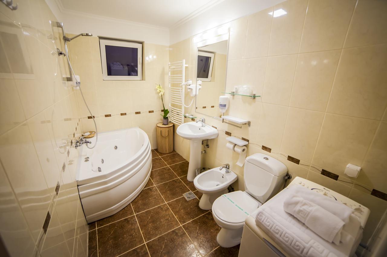 Business Class Apartment Cluj-Napoca Buitenkant foto