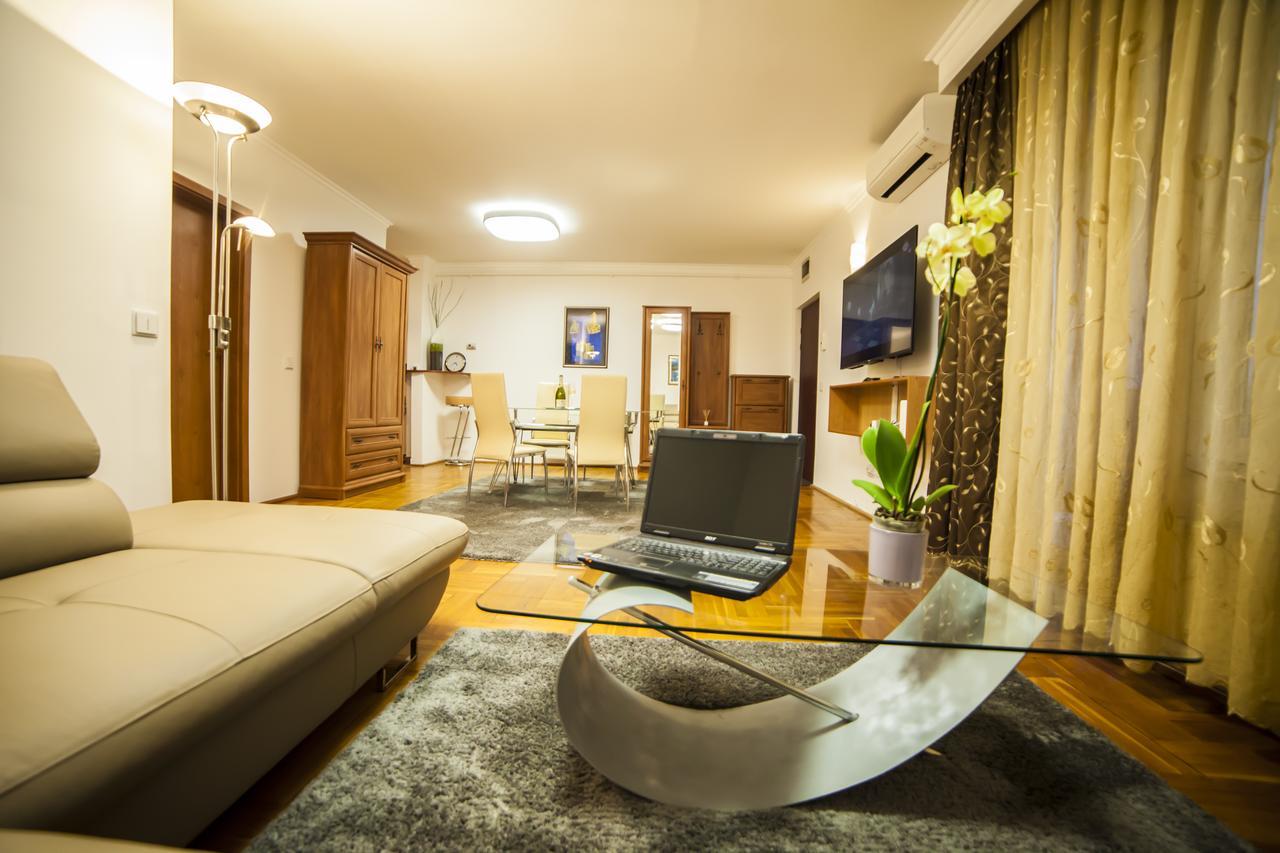 Business Class Apartment Cluj-Napoca Buitenkant foto