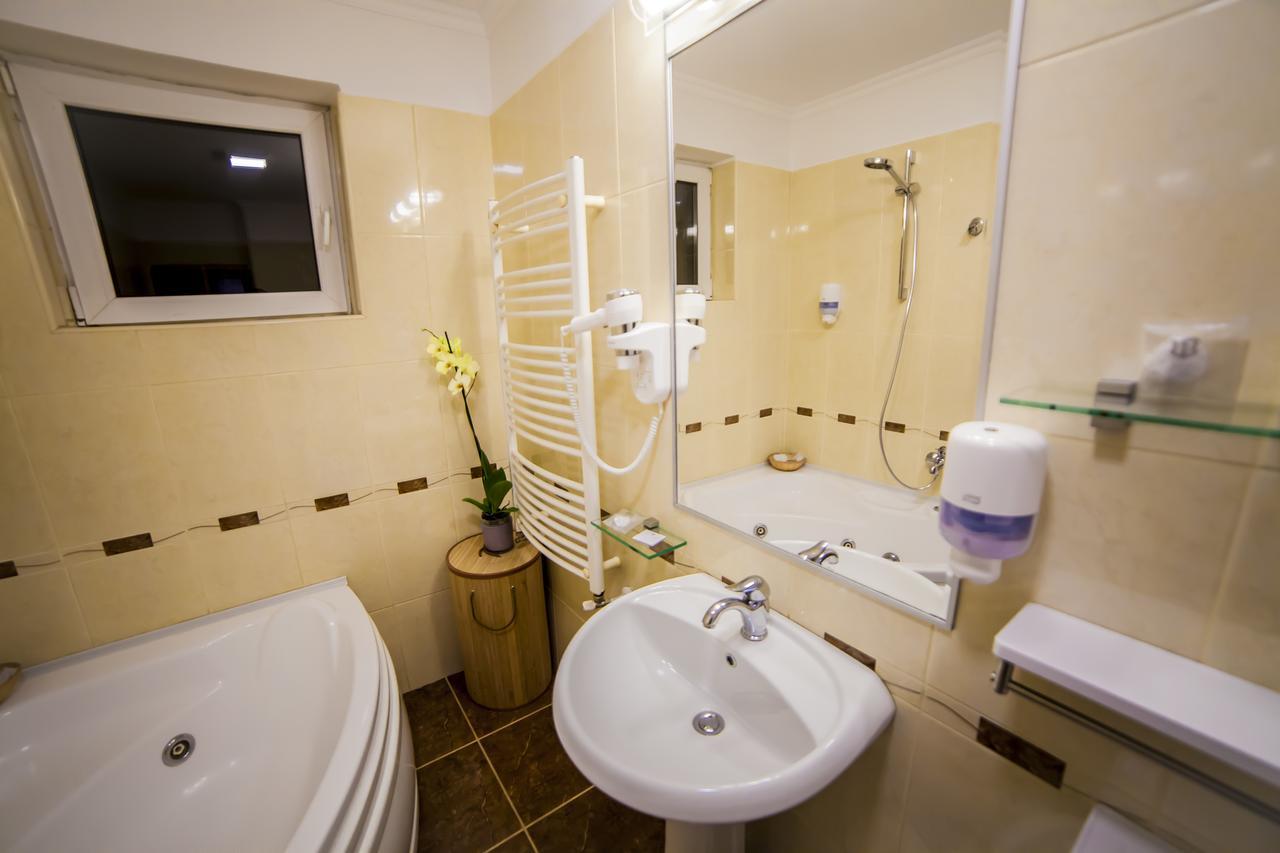Business Class Apartment Cluj-Napoca Buitenkant foto