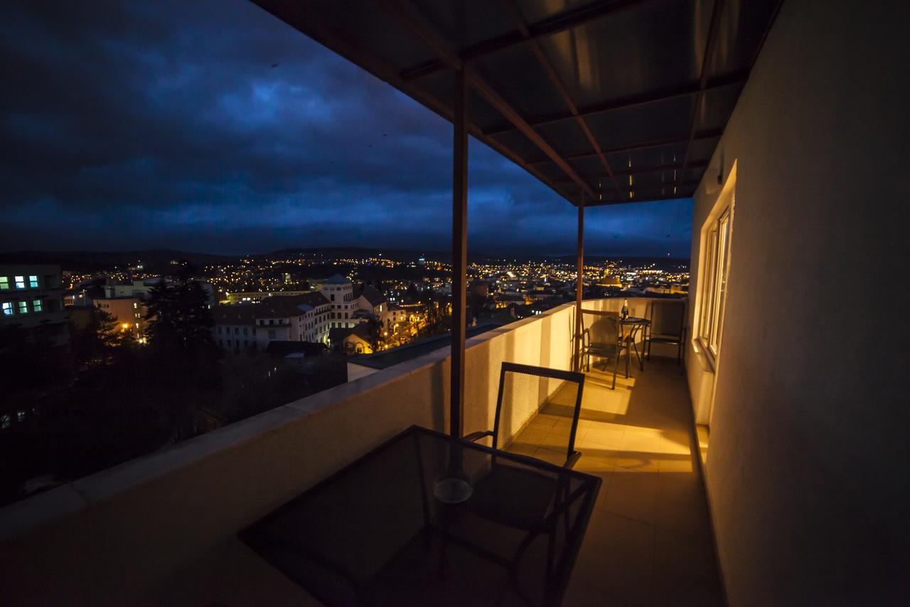 Business Class Apartment Cluj-Napoca Buitenkant foto